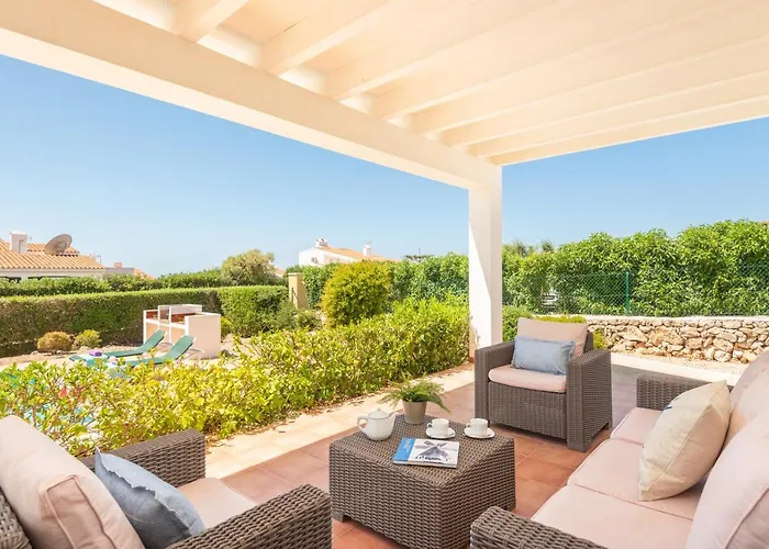 Poppy سانت يويس